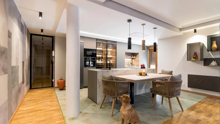 Cocina Santos gris con isla abierta al salón