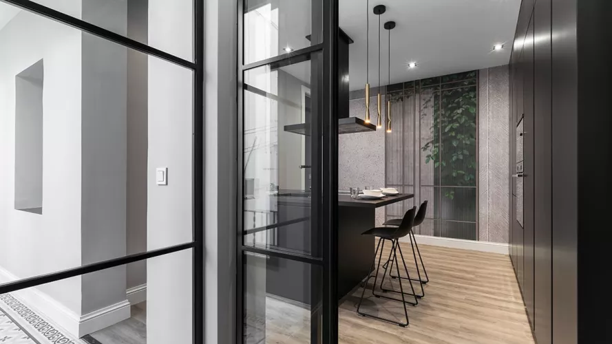 entrada a cocina con puertas correderas