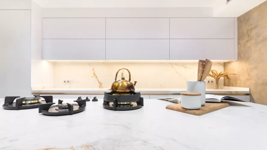 Isla con zona cocción fuegos Pitt Cooking