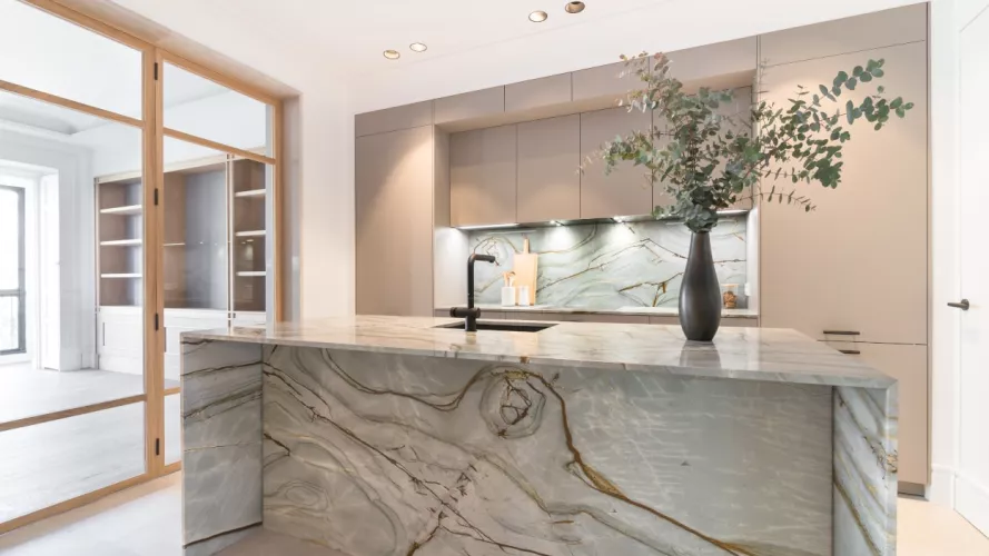 Isla en cocina Santos gris