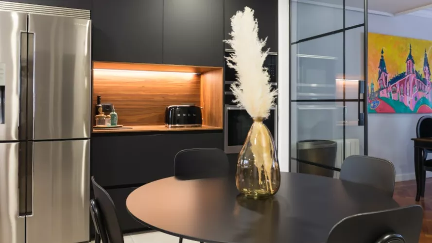 Mesa redonda en cocina Santos