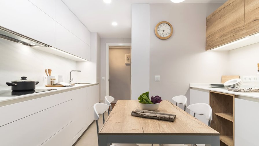 Cocina Blanca con Madera de Santos Cocinas