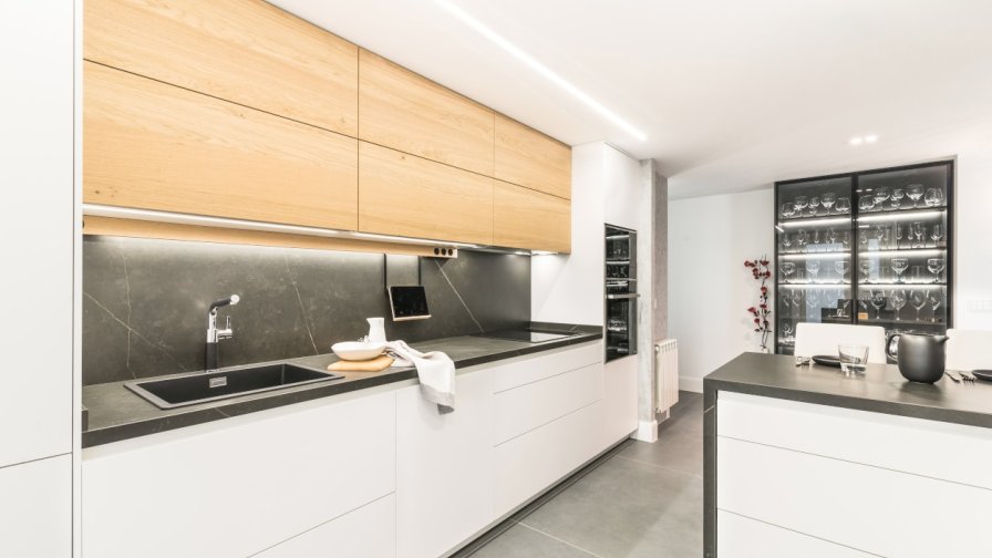 Cocina Santos blanca con encimera Neolith