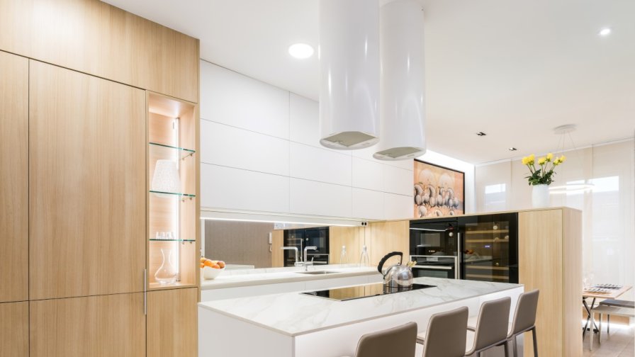 Cocina Santos blanca y madera con isla