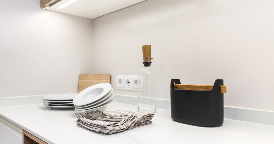 Cocina Blanca con Madera | Docrys & DC