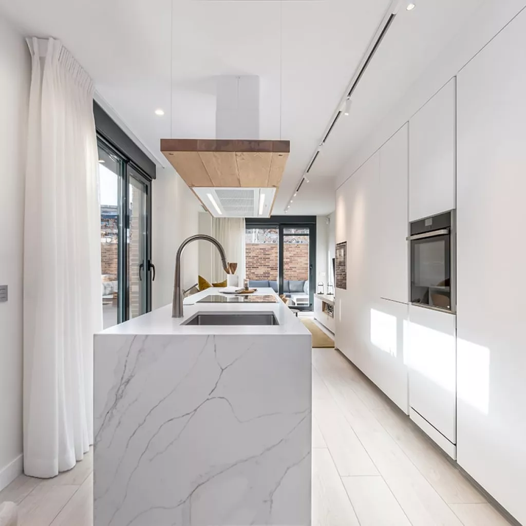 Diseño cocina Santos blanca con isla