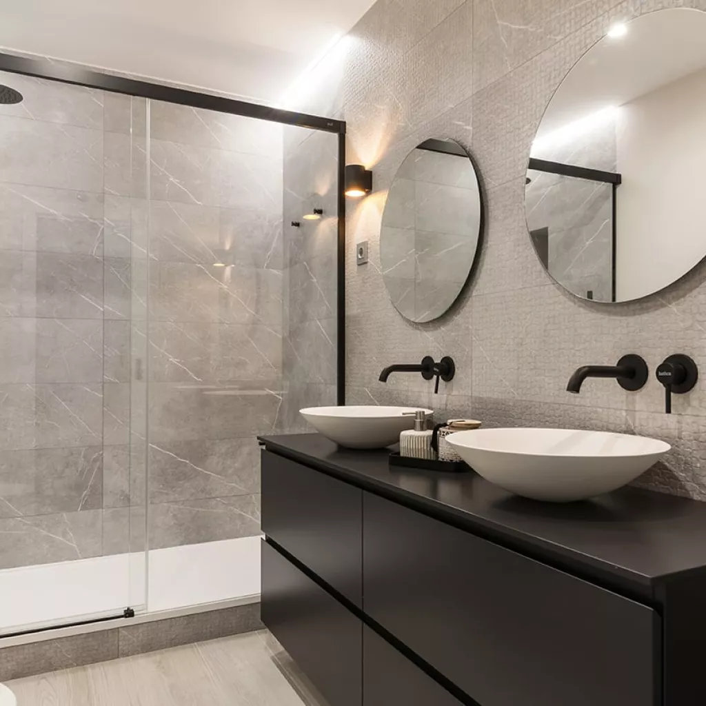 Mueble Codis y grifería en negro