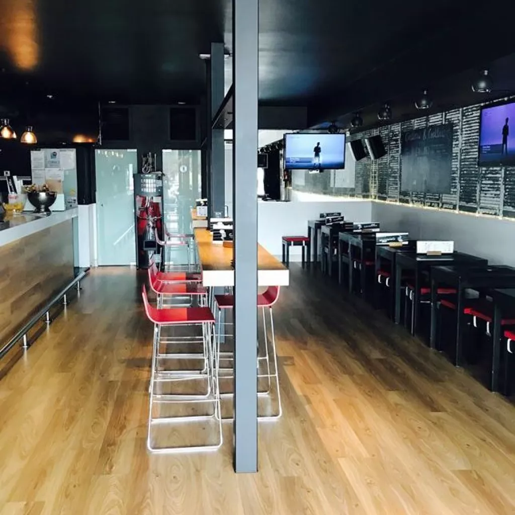 Interior Cavanna Lounge Bar