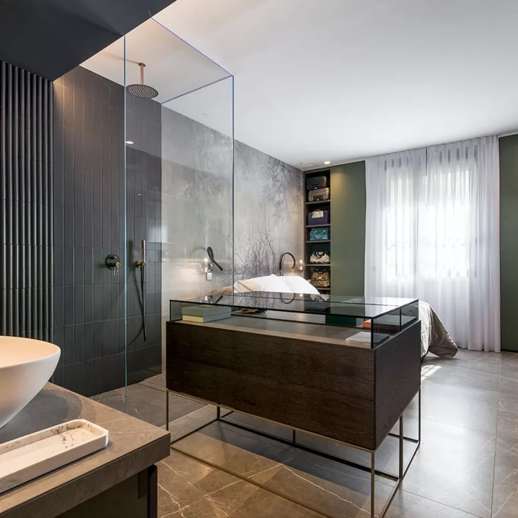 Dormitorio con baño integrado