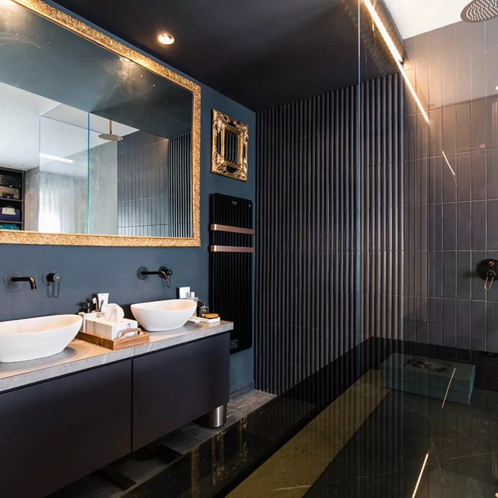 cuarto de baño en dormitorio