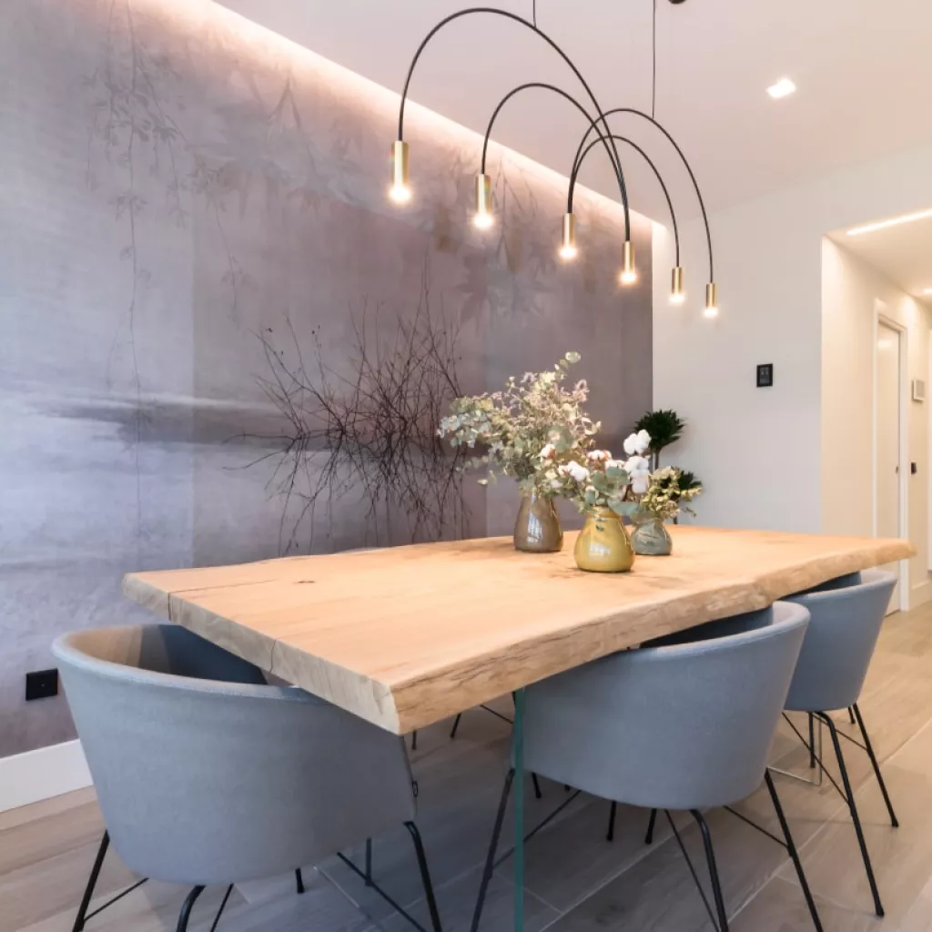 Mesa comedor Wikwood y sillas Capdell