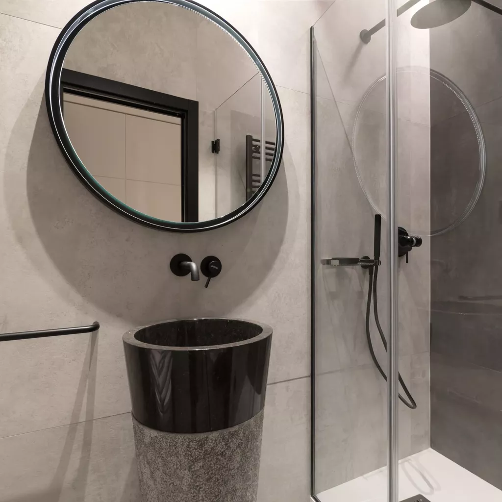 Cuarto de baño con ducha