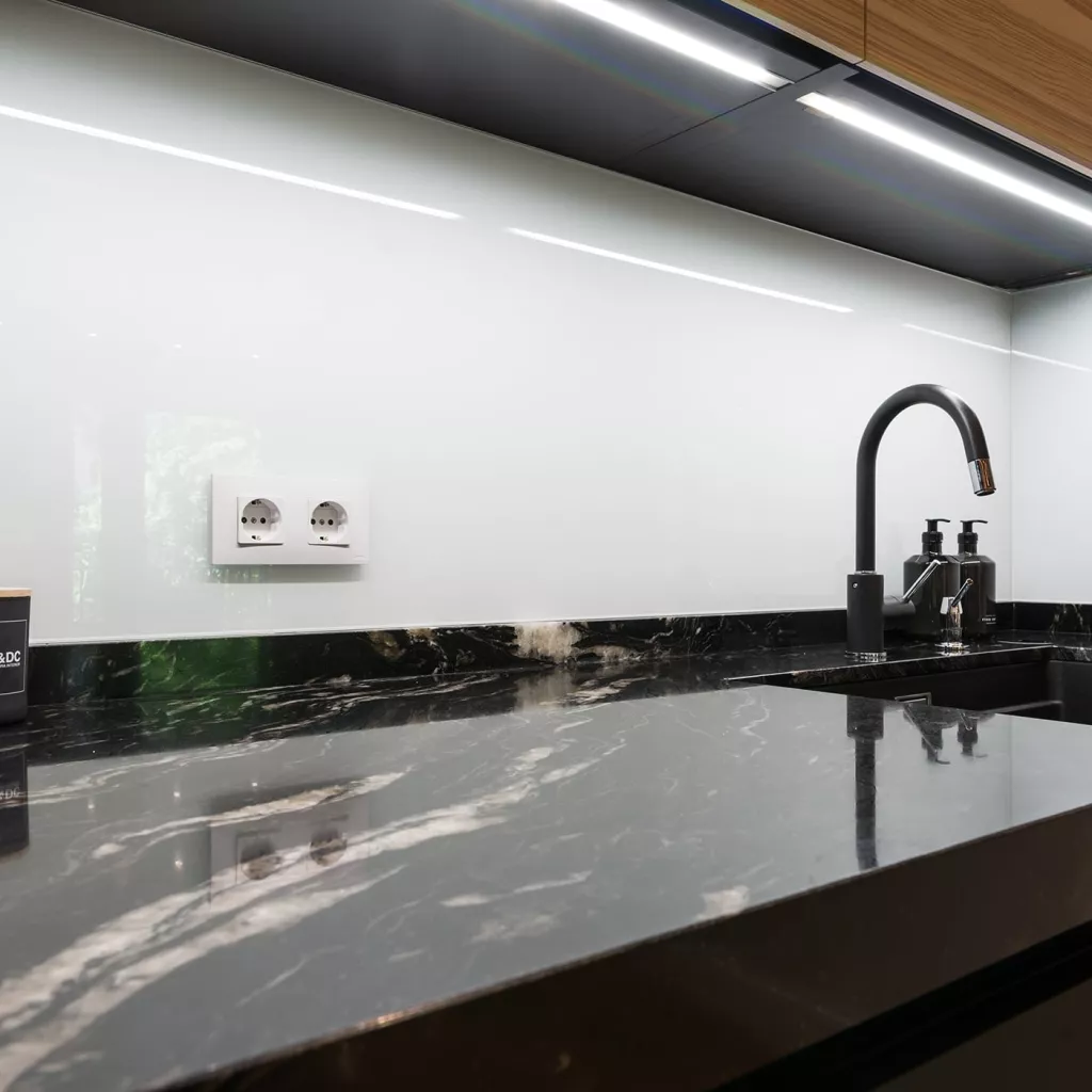 encimera y zona aguas cocina