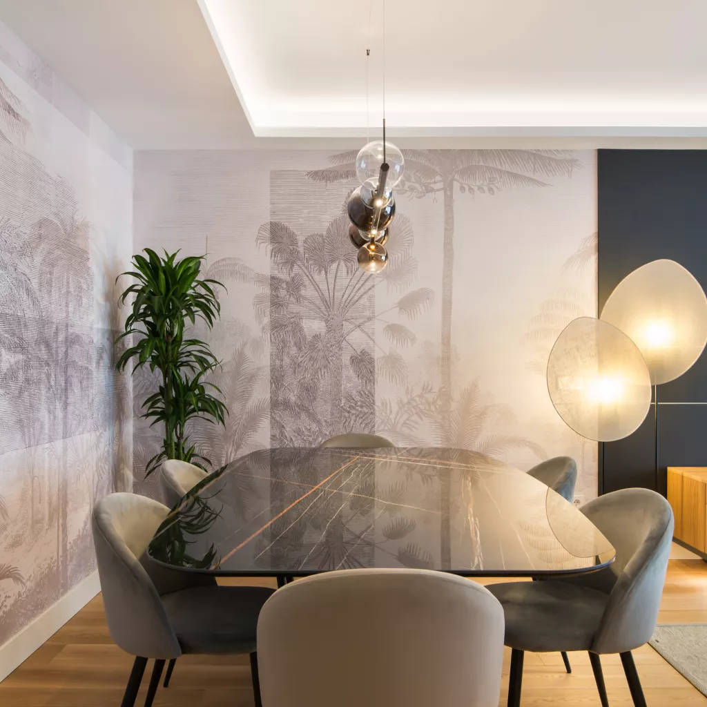 Salón-comedor abierto, diseñado para equilibrar calidez, sofisticación y personalidad