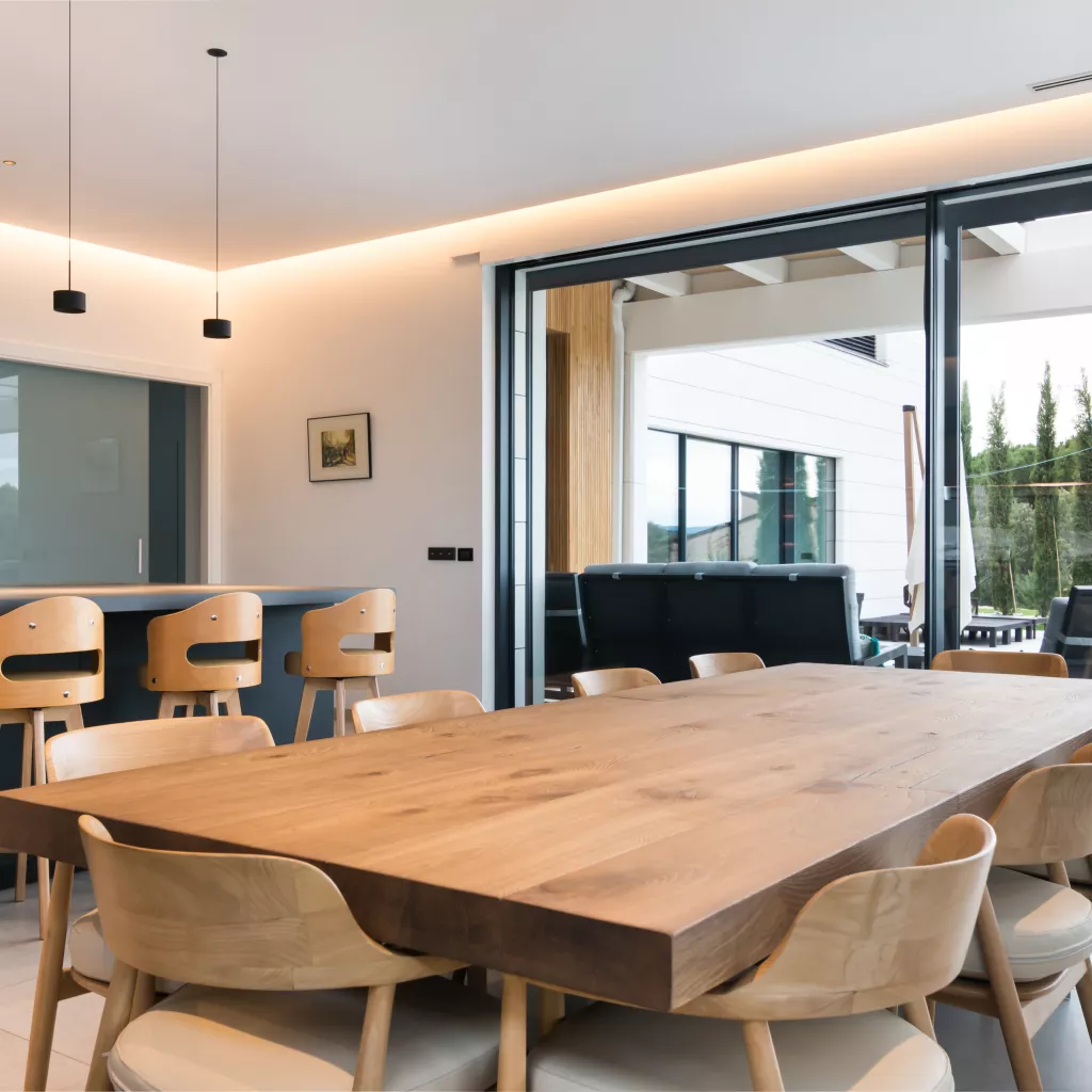 Un espacio para compartir: cocina y comedor en perfecta armonía