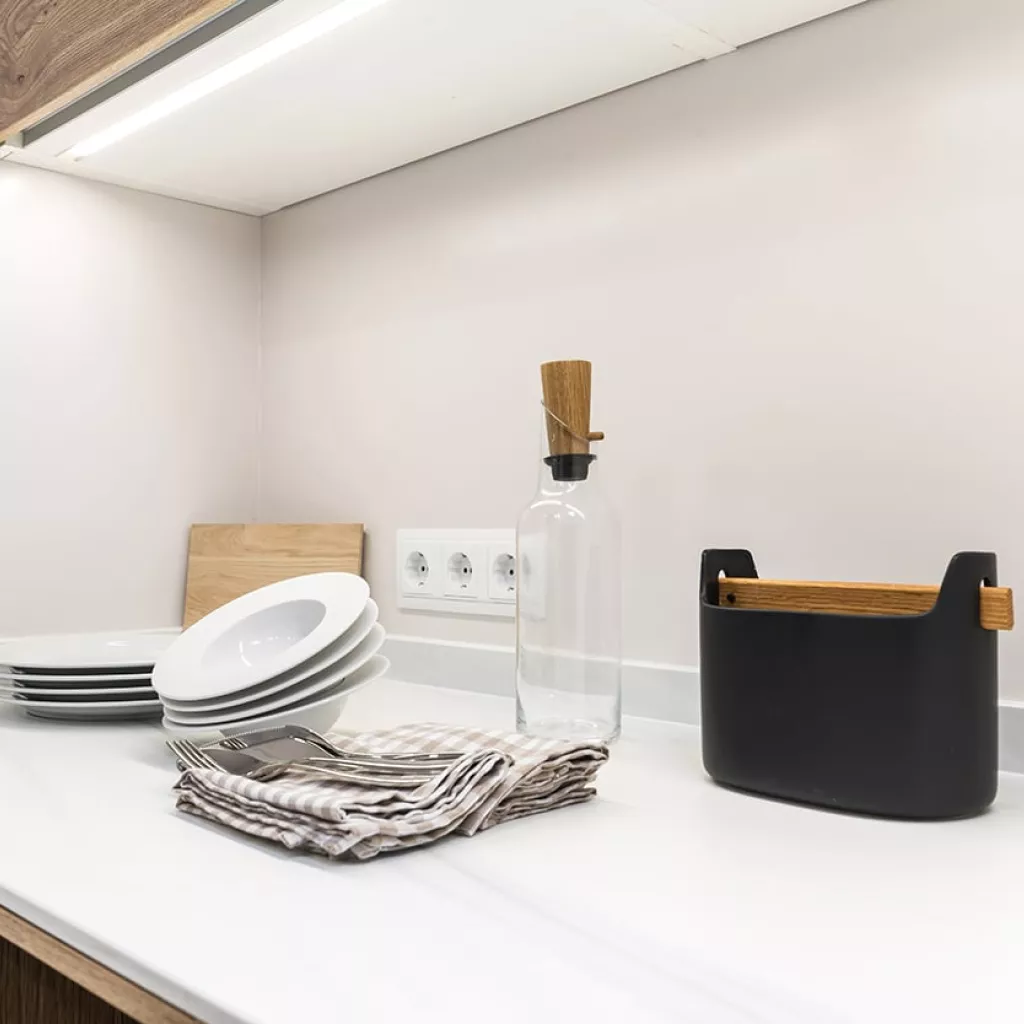 Cocina Blanca con encimera Sapienstone Blanco Lasa