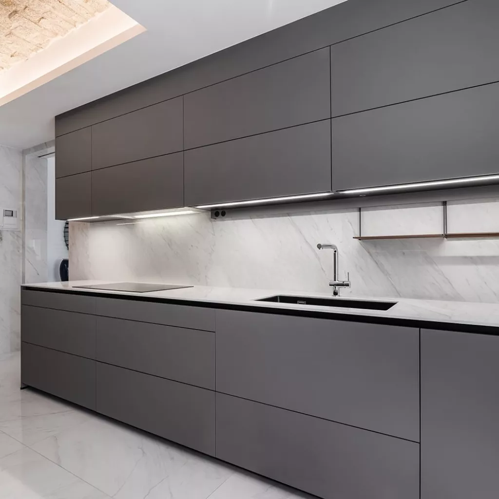 Cocina Santos Gris Visón en Paralelo