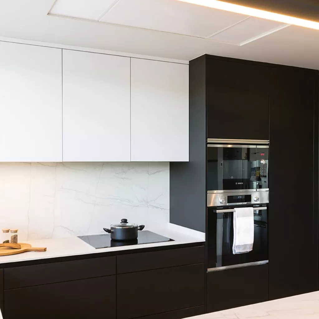 Cocina negra Santos moderna