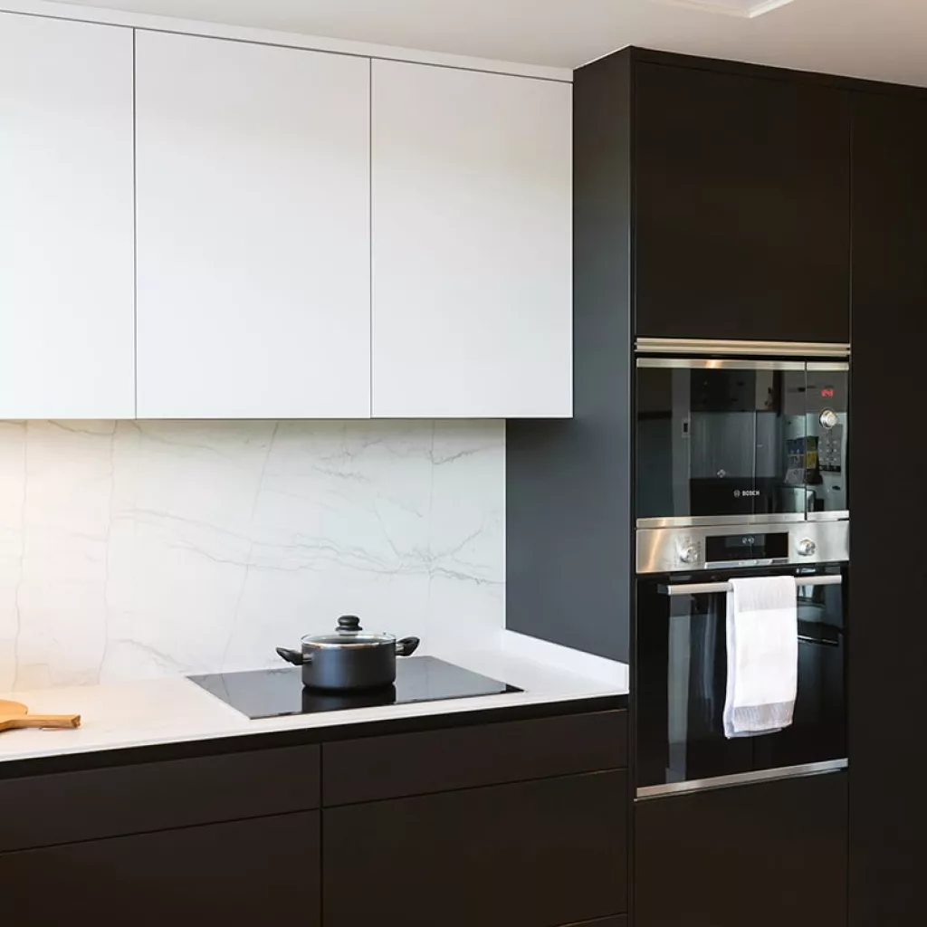 Cocina negra Santos moderna