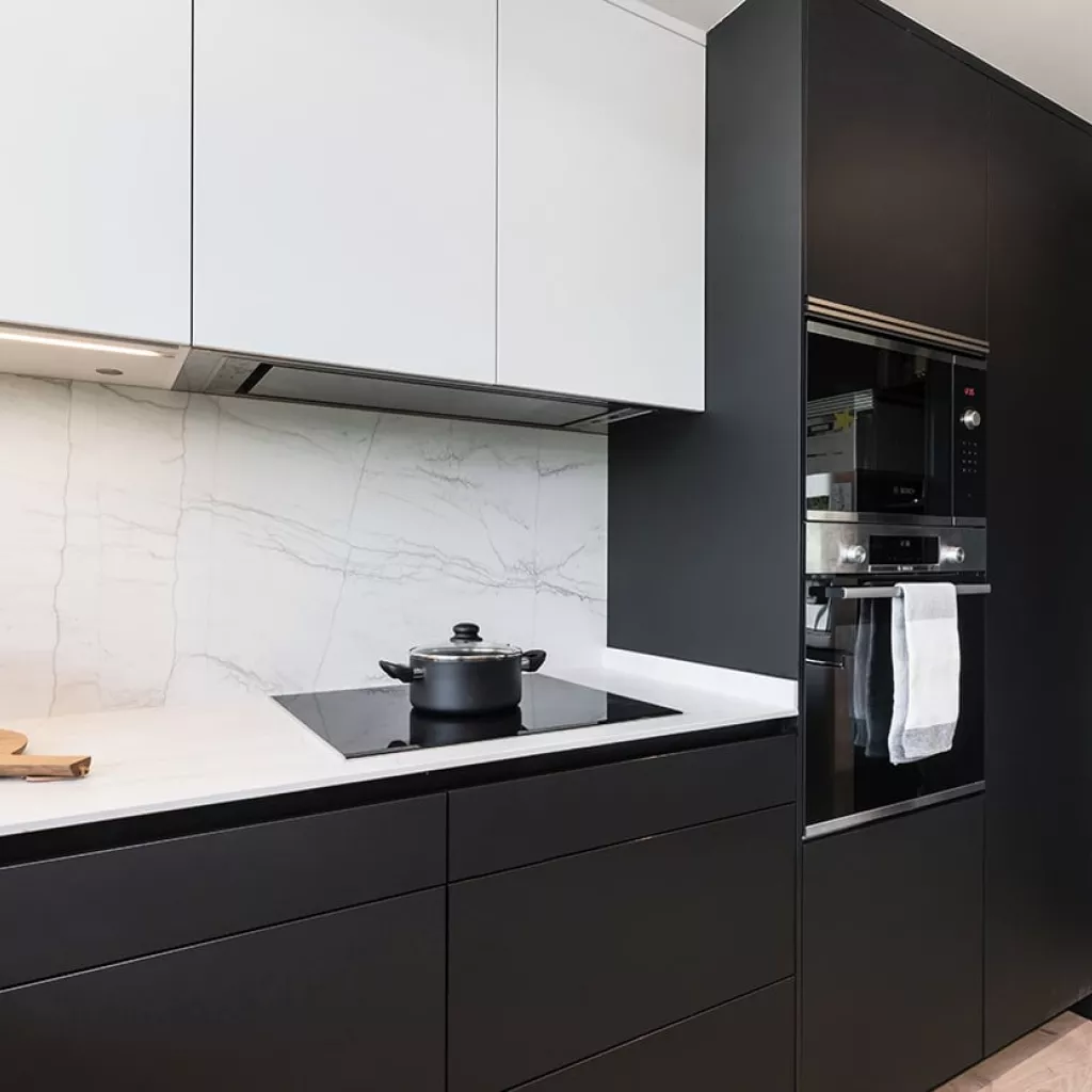 Cocina negra Santos moderna