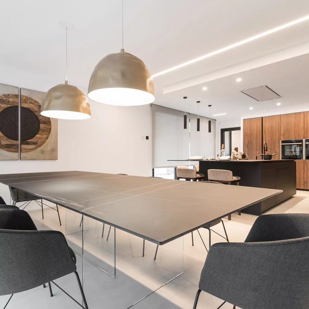 Mesa comedor Lago y Sillas y taburetes Capdell