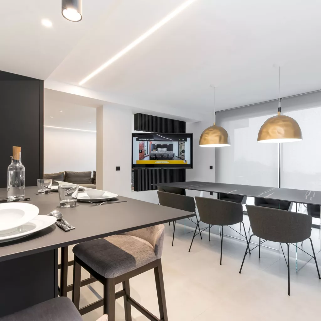 Cocina Santos negra y nogal con isla