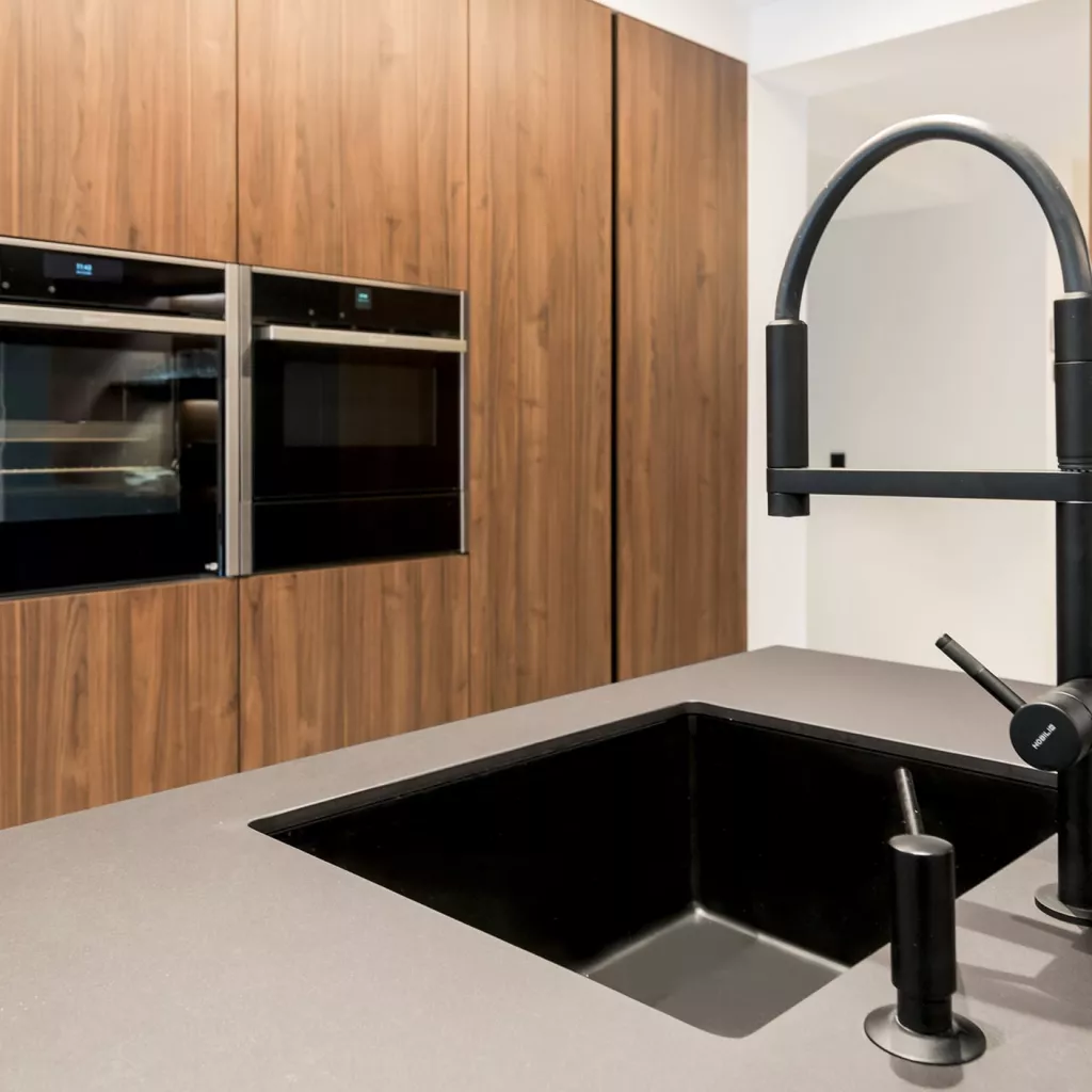 Fregadero y grifería Veravent y Electrodomésticos Neff