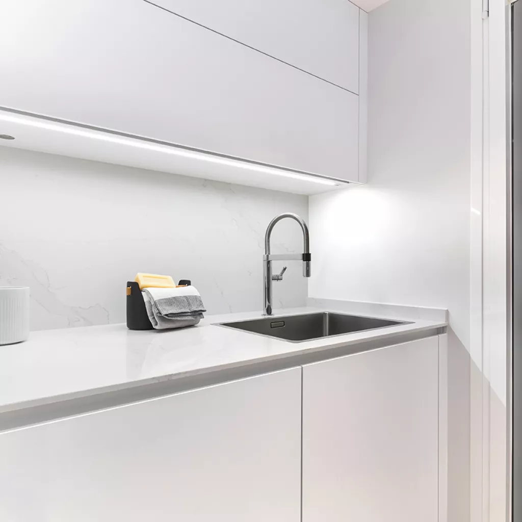 Cocina Santos Blanca, encimera Silestone