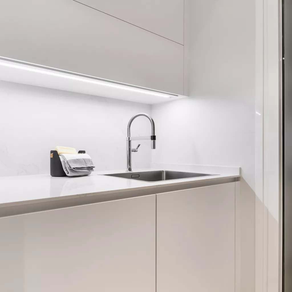 Cocina Santos Blanca, encimera Silestone