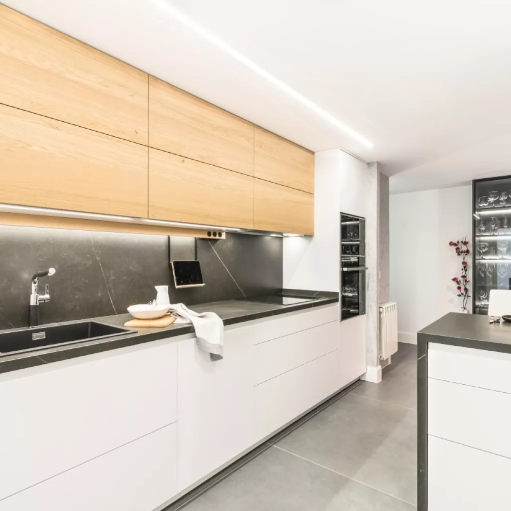 Cocina Santos blanca con encimera Neolith