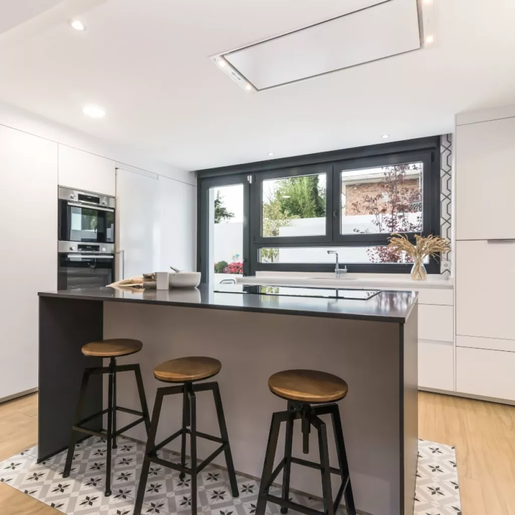 Cocina Santos blanca con isla