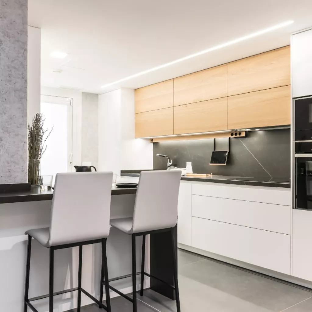 Cocina Santos blanca y madera con barra