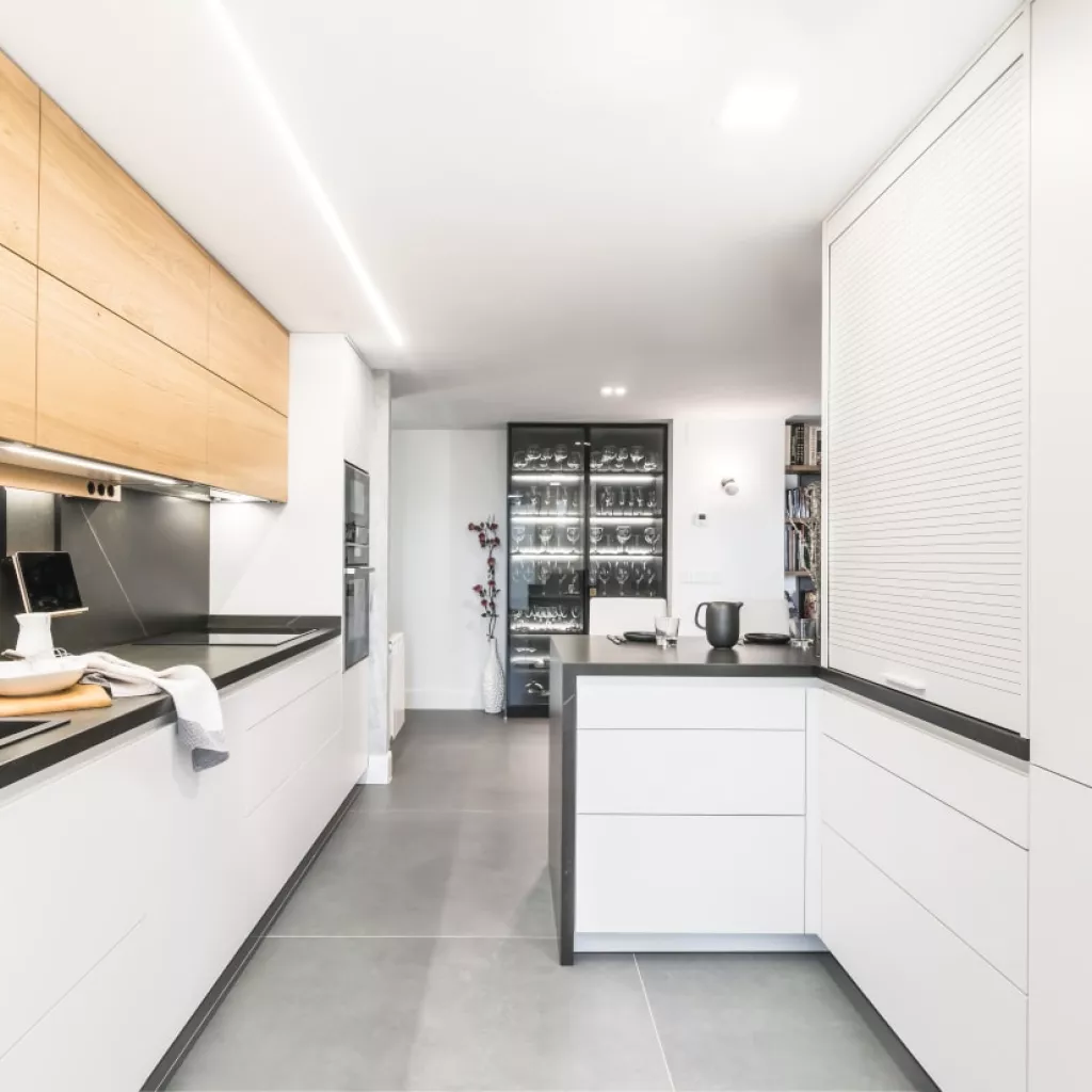 Cocina Santos blanca y madera con dos frentes