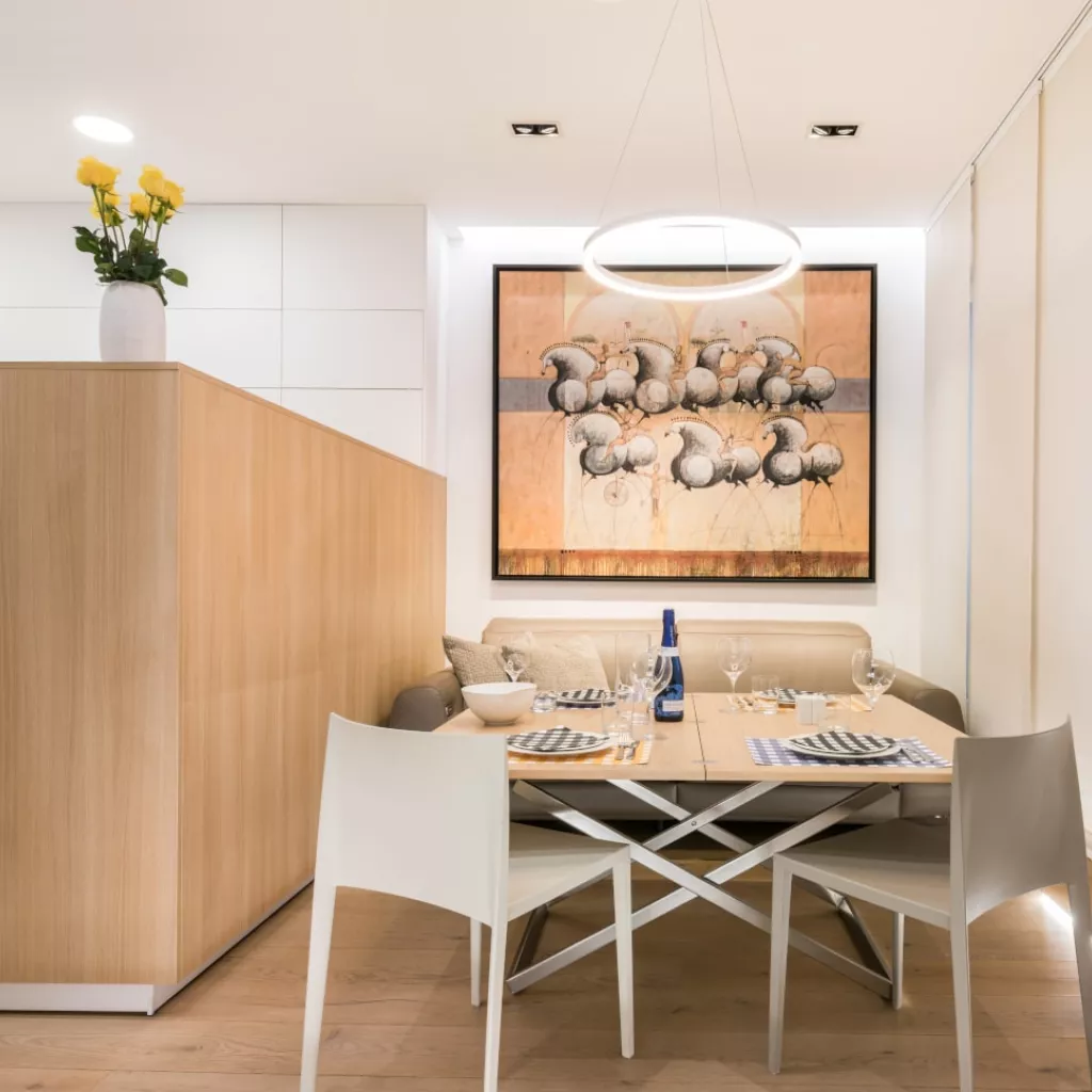 Cocina Santos blanca y madera con isla