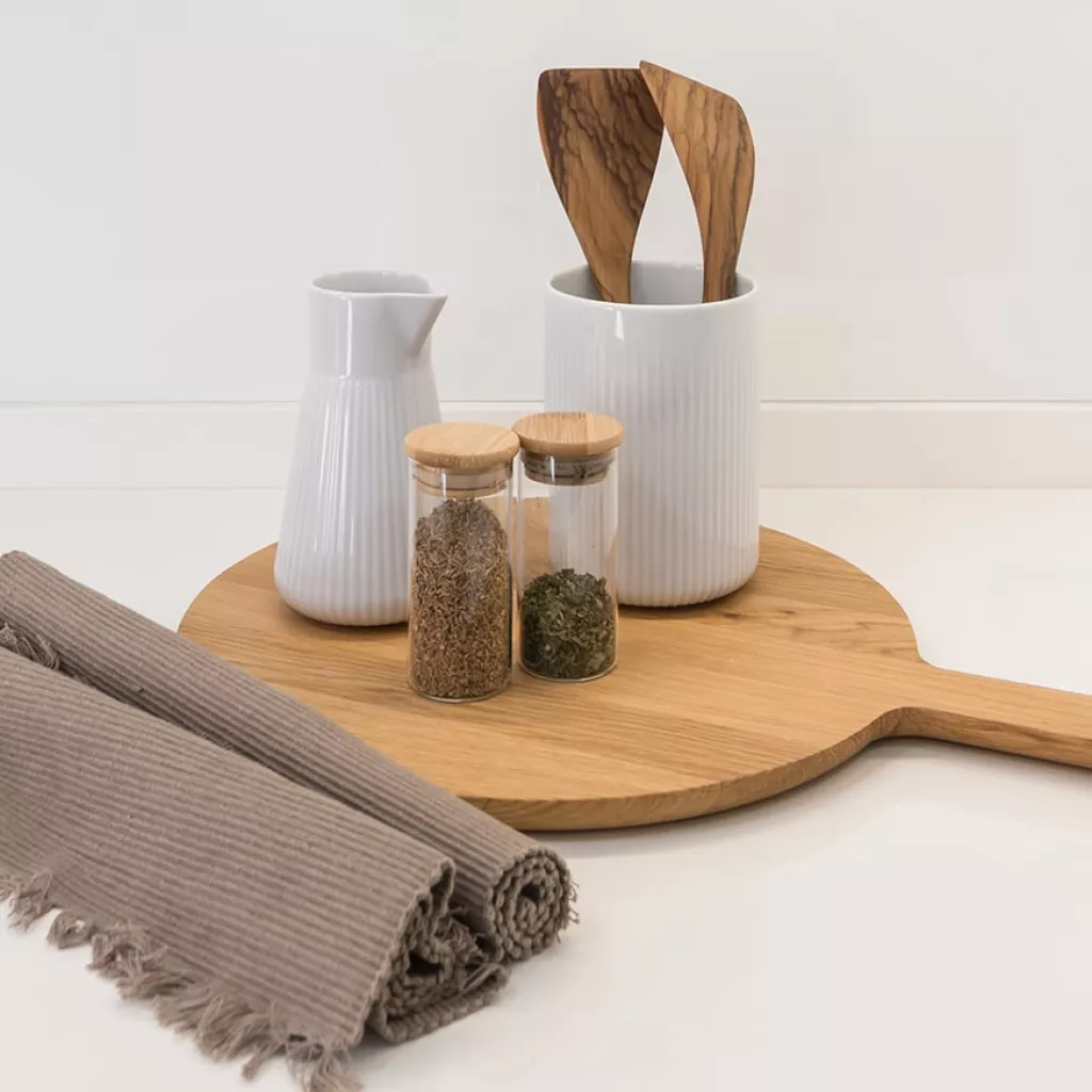 Cocina Santos blanca y madera en paralelo