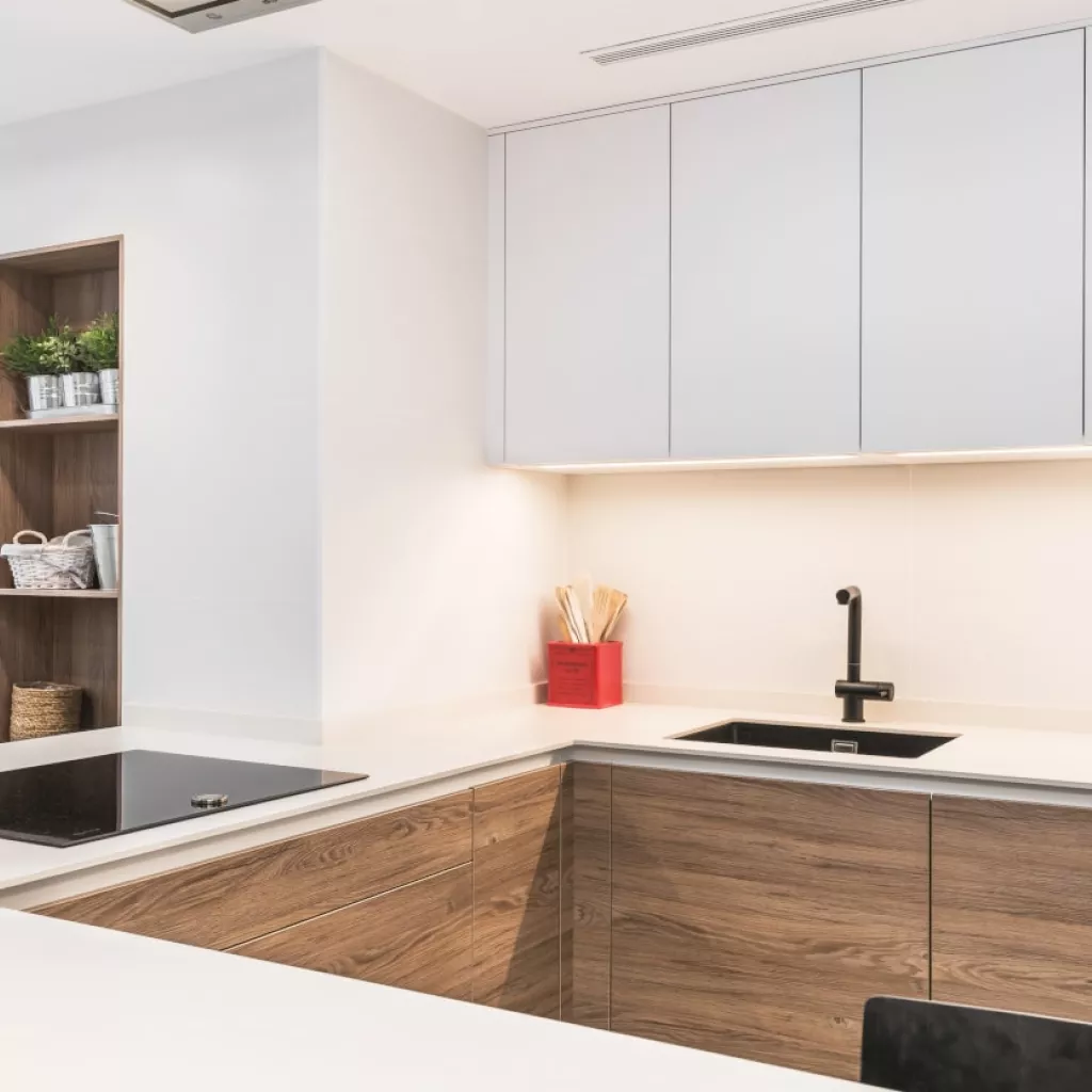 Cocina Santos blanca y madera