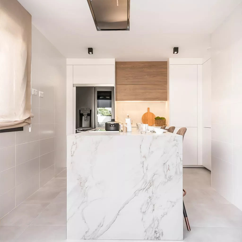 Cocina Satos con Isla Dekton en Mate Liso