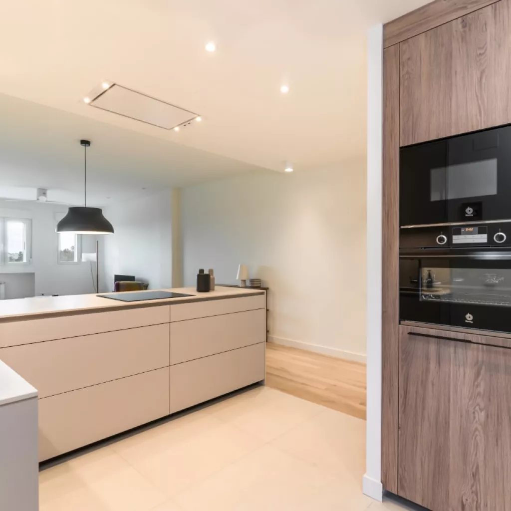 Cocina Santos cashmere y roble