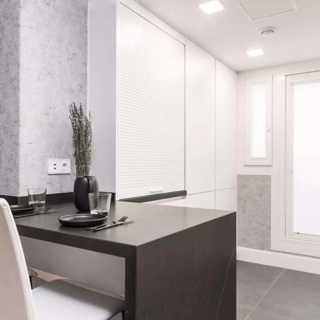 Cocina Santos con barra y frente columnas