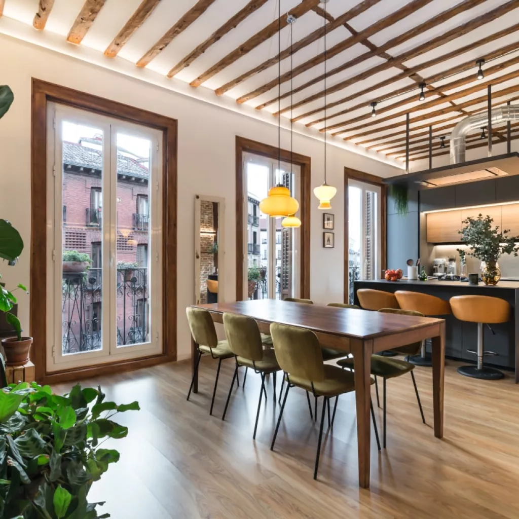 Cocina Santos gris con isla central abierta al salón