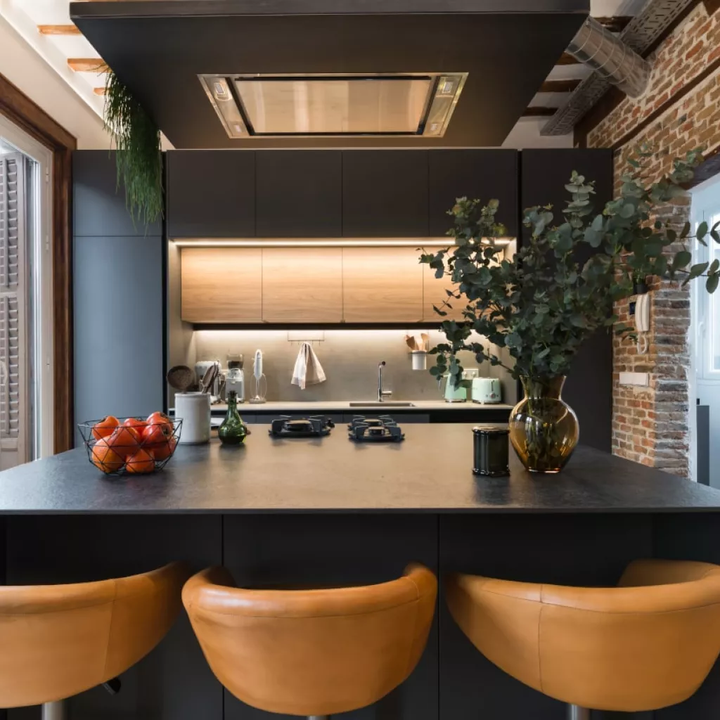 Cocina Santos gris con isla encimera Pitt Cooking