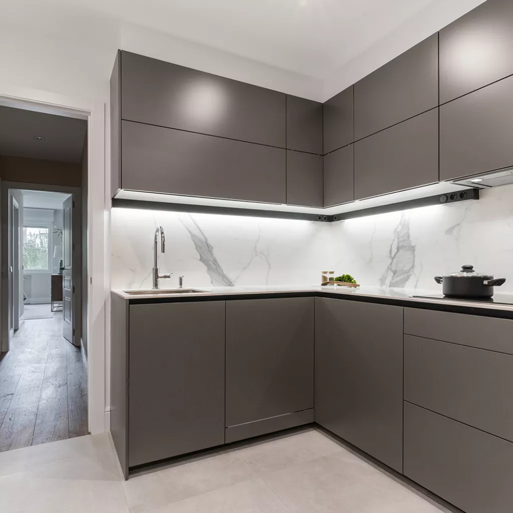 Cocina Moderna de Santos en color Gris Visón 