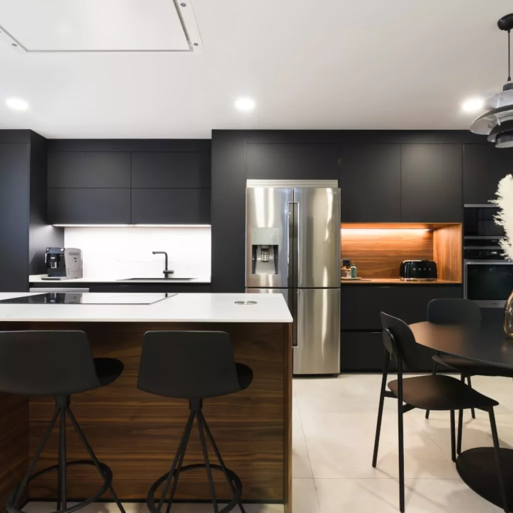 Cocina Santos negra y nogal