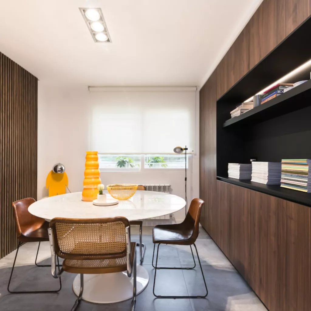 Cocina Santos nogal semiabierta al salón