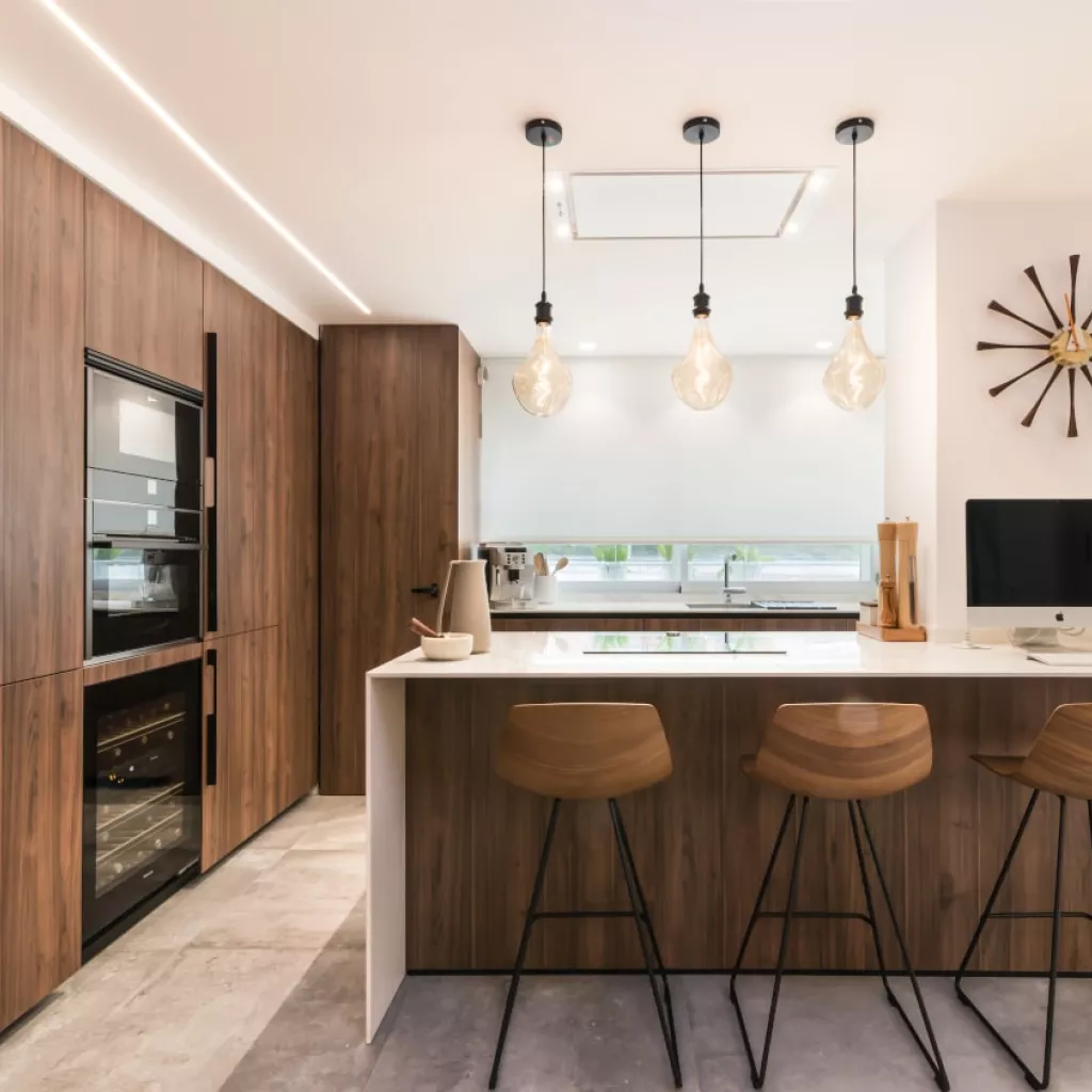 Cocina Santos nogal tierra con península