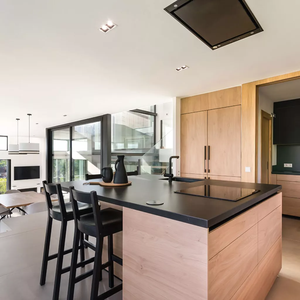 Cocina Santos Olmo Claro con Isla Abierta al Salón