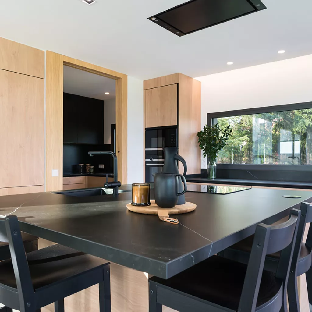 Cocina Santos Olmo Claro con Isla Abierta al Salón