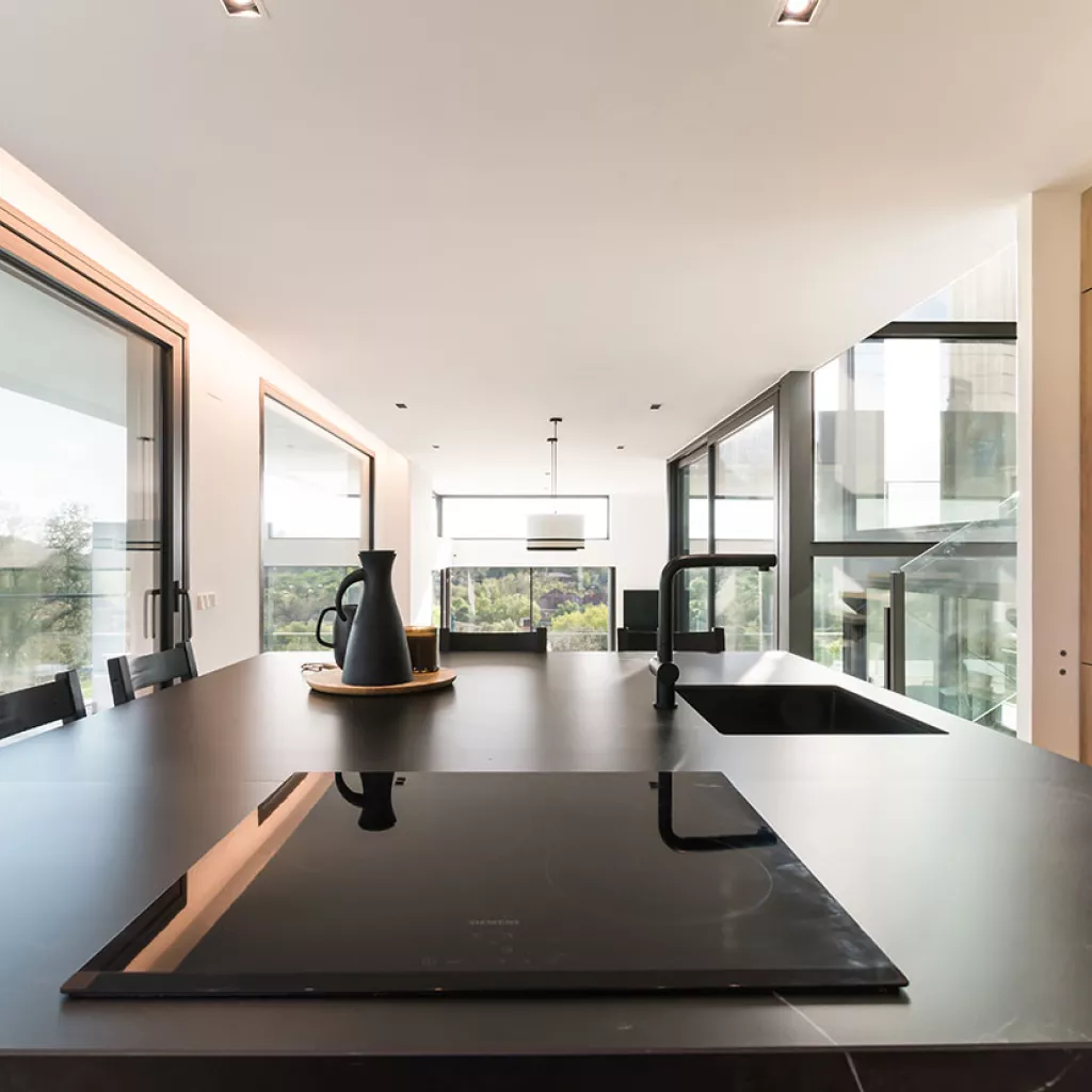 Cocina Santos Olmo Claro con Isla Abierta al Salón