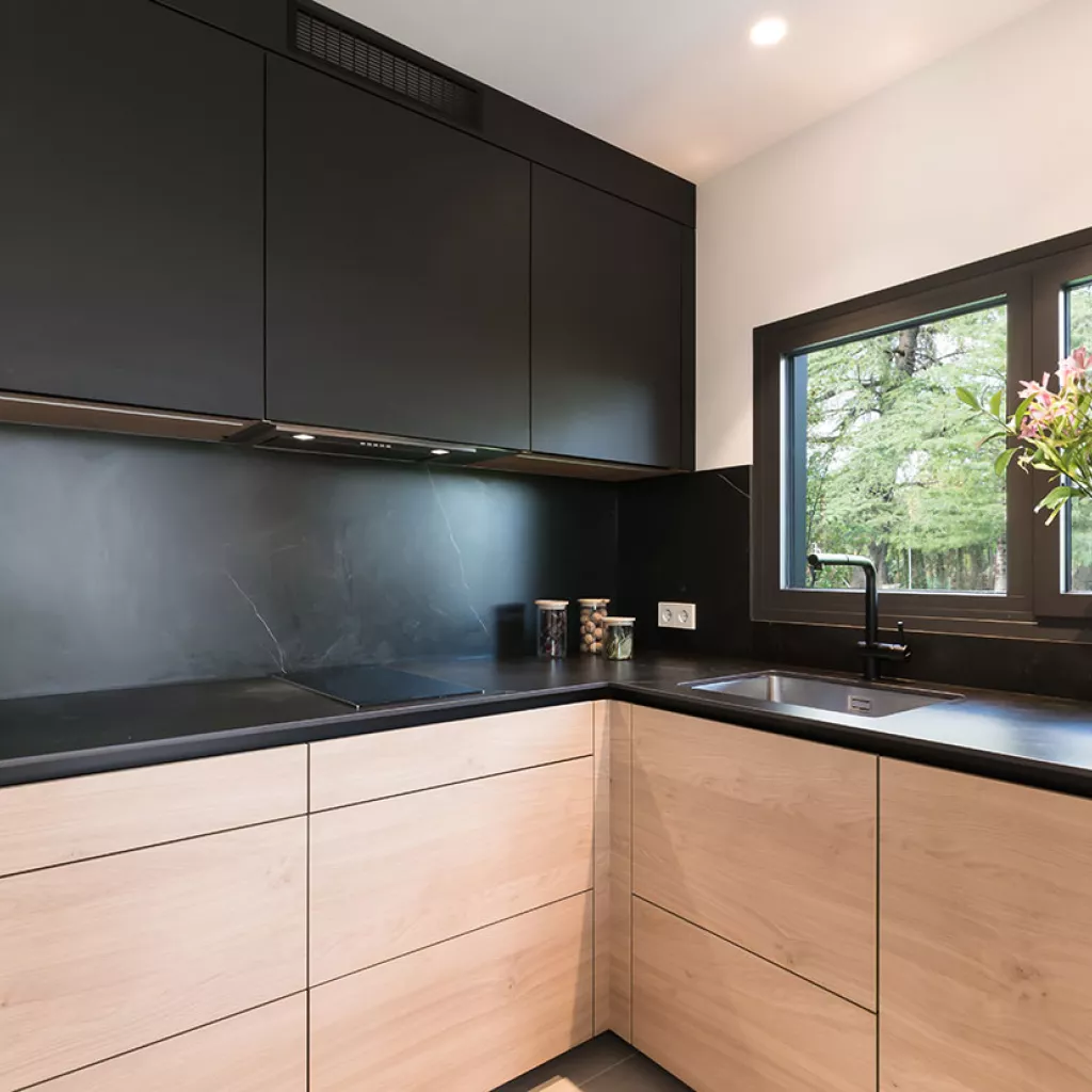 Cocina Santos Olmo Claro con Isla Abierta al Salón