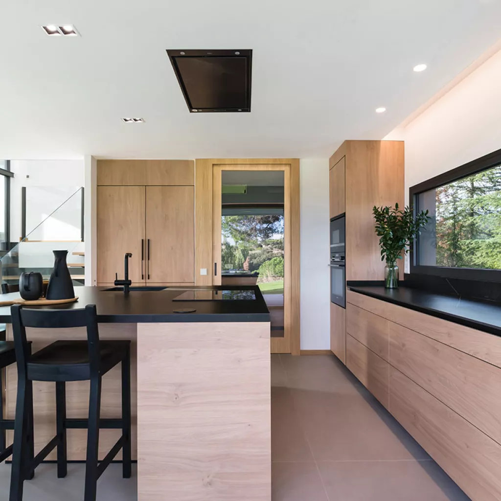 Cocina Santos Olmo Claro con Isla Abierta al Salón